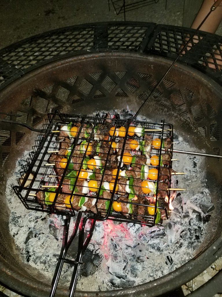 otfarms's tweet photo. Patiently waiting for Sunday night groceries on the pit. https://t.co/EfUROVIGoi