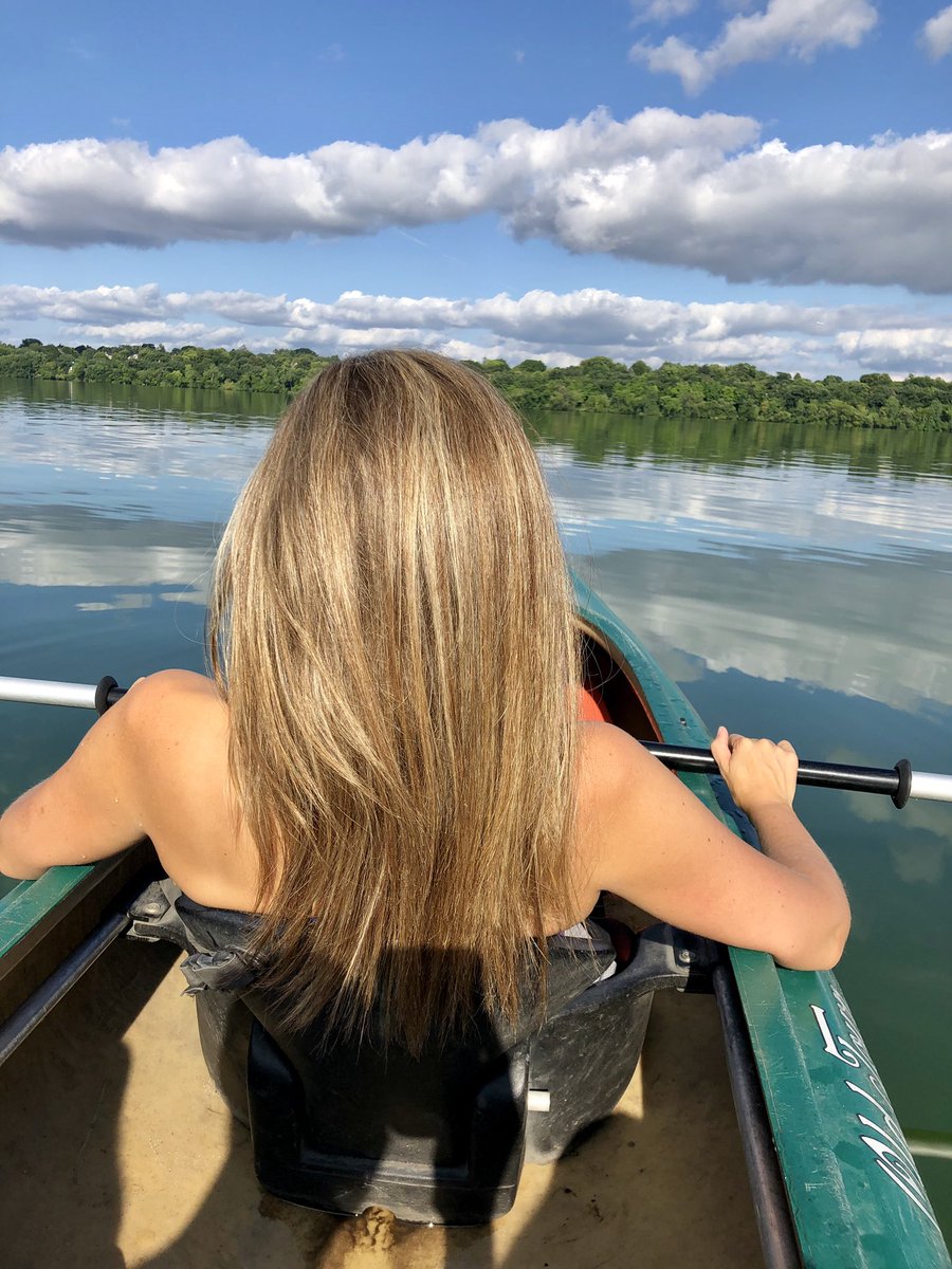 MonicaJoyAnd's tweet photo. Workin on my paddle choreo @Lin_Manuel @jimmyfallon #twogoatsinaboat https://t.co/xc6HMgb1CS