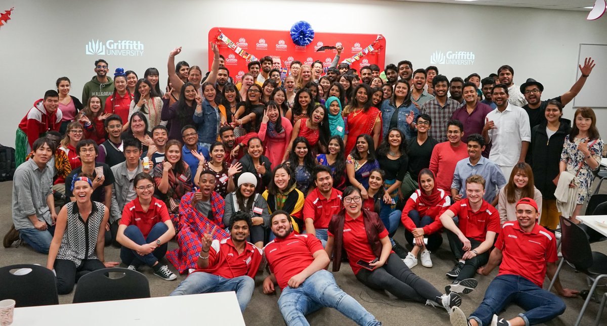 Oh what a night! Our Gold Coast Multicultural Night photos are up on Facebook bit.ly/MCNGC ❤️ So great to see such a mix of national dress and sharing of cultures🕊️🌏 #GriffithInternational #GriffithUniversity #GriffithMates @Griffith_Intl @Griffith_Uni