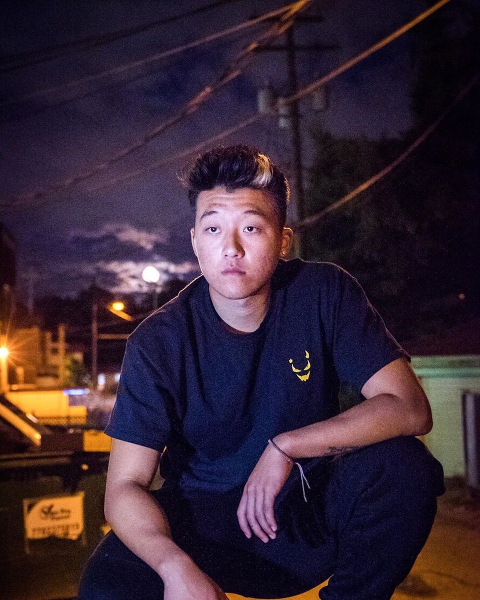 RootsFloating's tweet photo. @EricReprid is the slickest artist you've never heard of and he has done nothing but release straight heat this entire year 🙌 check the new blogpost on his track! https://t.co/Hq29bCAN3j #newartist #newmusic https://t.co/0heYLxwiB9