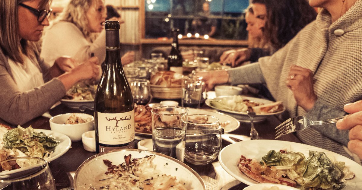 HylandEstates's tweet photo. Sunday night dinner got a little blast from the past chardonnay! https://t.co/ZP6N13cNPk