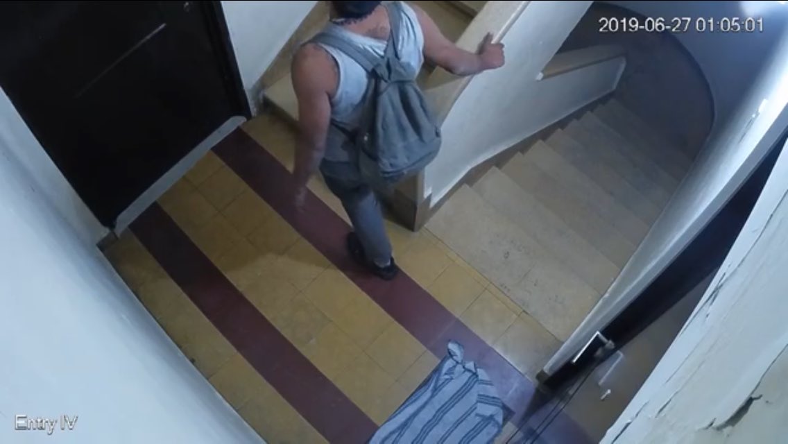 Está es la foto del tipo que mató a nuestra querida vecina #Cristina Si lo reconoces, DENÚNCIALO! Pasa la voz! RT por favor !