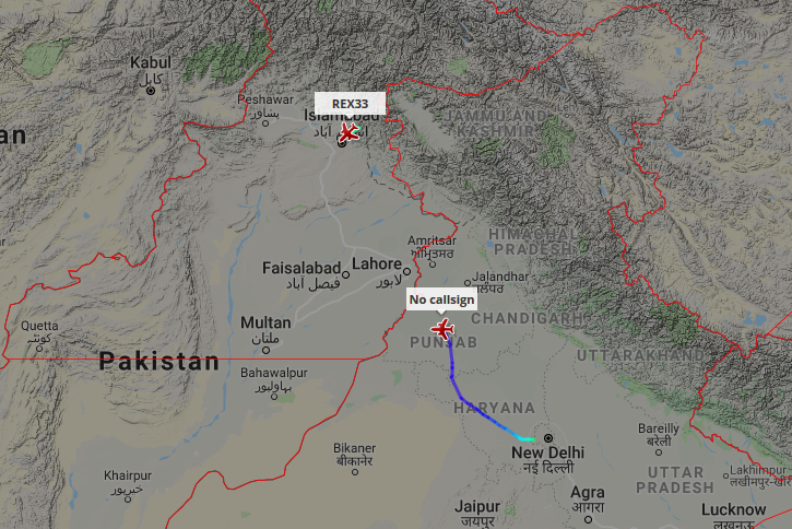 RDR_47's tweet photo. #IndianAirForce air activity. 0208z
> VARIOUS, 500 Kts, FL 280, frequent route of #GLF3 K2962 #IMINT #ELINT, without confirmation.
> #C17A CB-8009 800796 (VUAUI)
both bound for #HalwaraAFS
#PakistanAirForce
Possible helicopter (#REX33), arrive at #NurKhanAB https://t.co/weaCKao4PR