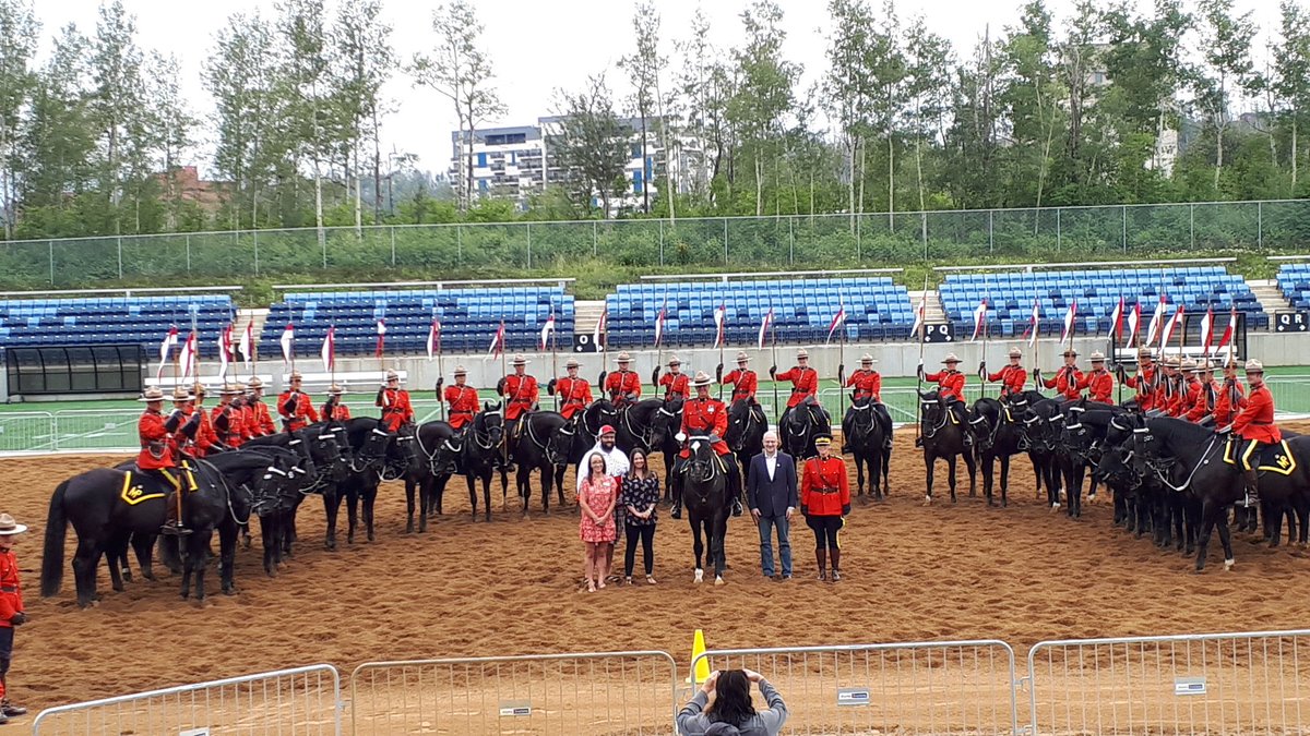 LindaMywaart's tweet photo. We thoroughly enjoyed the RCMP musical ride! And it seemed like the crowd did too. @RMWoodBuffalo @PositivelyYMM @FMPSD #musicandmotion #alwayssomethingtodo #ourfriendrodeimpressive https://t.co/vuIc1hYzZJ