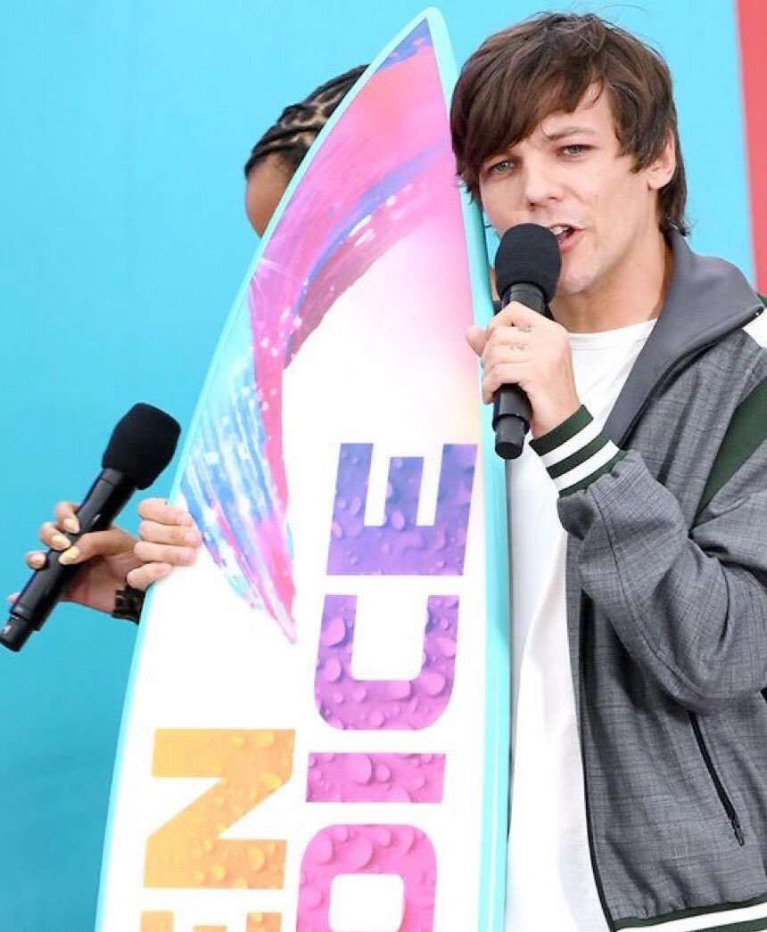 fallinginharry_'s tweet photo. “ 𝘐 𝘱𝘳𝘰𝘮𝘪𝘴𝘦𝘥 𝘺𝘰𝘶, 𝘐’𝘭𝘭 𝘥𝘰 𝘵𝘩𝘪𝘴..𝘴𝘰 𝘢𝘭𝘭 𝘰𝘧 𝘵𝘩𝘪𝘴 𝘪𝘴 𝘢𝘭𝘭 𝘧𝘰𝘳 𝘺𝘰𝘶..𝘰𝘩 𝘐 𝘴𝘸𝘦𝘢𝘳 𝘵𝘰 𝘨𝘰𝘥 𝘺𝘰𝘶’𝘳𝘦 𝘭𝘪𝘷𝘪𝘯𝘨, 𝘵𝘩𝘳𝘰𝘶𝘨𝘩 𝘦𝘷𝘦𝘳𝘺𝘵𝘩𝘪𝘯𝘨 𝘐’𝘭𝘭 𝘦𝘷𝘦𝘳 𝘥𝘰 “ 

#ProudOfLouis #TwoOfUsTo40M #TeenChoiceAwards https://t.co/mtgXx6FXQQ