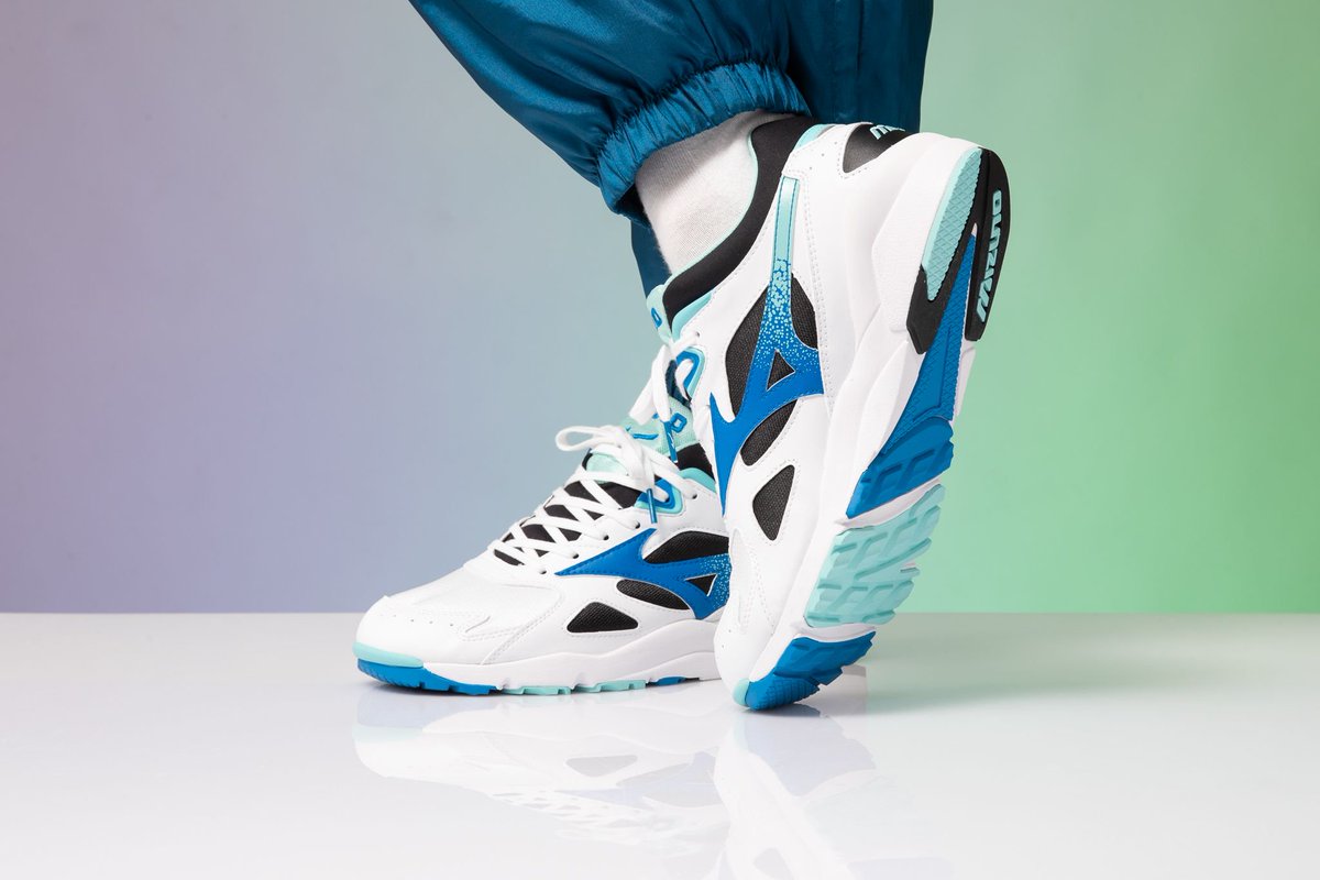 parachute filter industrie Titolo on Twitter: "a tribute to the 90s. The Mizuno Sky Medal "White/Directoire  Blue/Black" Check It Out ➡️ https://t.co/HYH3H75vne or in store at Titolo  Zurich. US 7.5 (40.5) - US 11 (45)