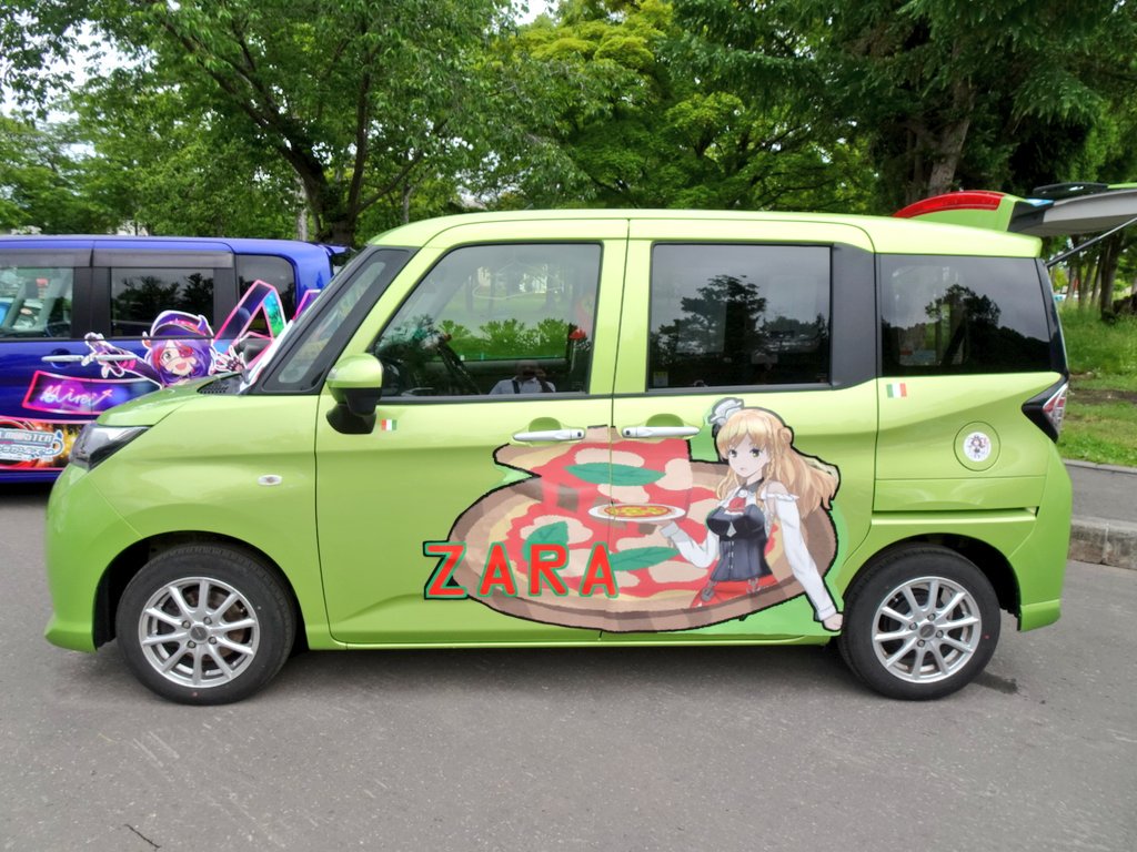 ゆるーくクルマと楽しもう Byハマックス 続いて こちらは タンク Or ルーミー たぶんタンクかな 兄弟車 だからよく似てますねダイハツのトール含めて それにしても改めて日本は背の高い車が増えたなあ もはや日本では背の高い車じゃないと数は売れ