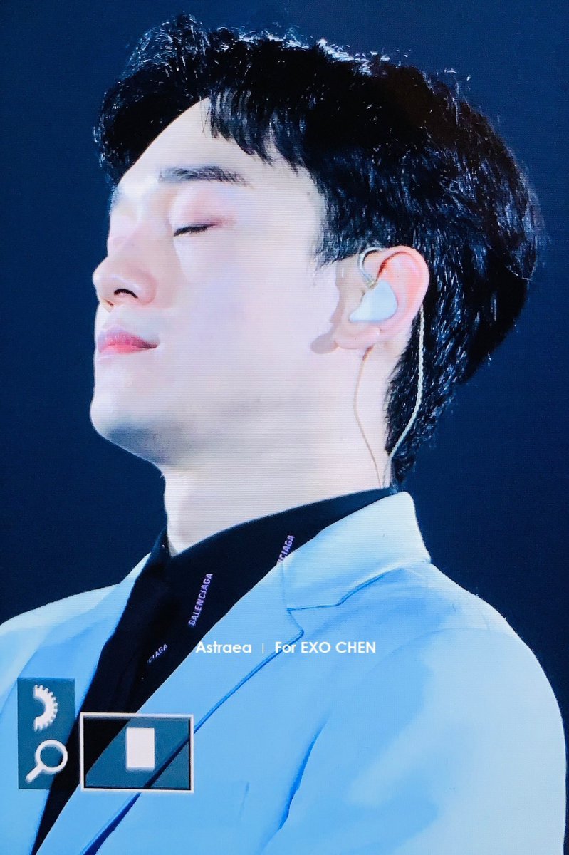 chenkimph's tweet photo. [PREVIEW] 190811 #CHEN #김종대 #종대 EXplOration in Hong Kong D2

cr. astraea_921 

#EXO #엑소 @weareoneEXO 

🍃InDaemand https://t.co/syqef2XdQZ