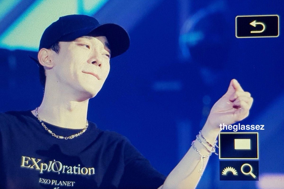chenkimph's tweet photo. [PREVIEW] 190811 #CHEN #김종대 #종대 EXplOration in Hong Kong D2

cr. theglassez 

#EXO #엑소 @weareoneEXO 

🍃InDaemand https://t.co/lyjPEr68FB