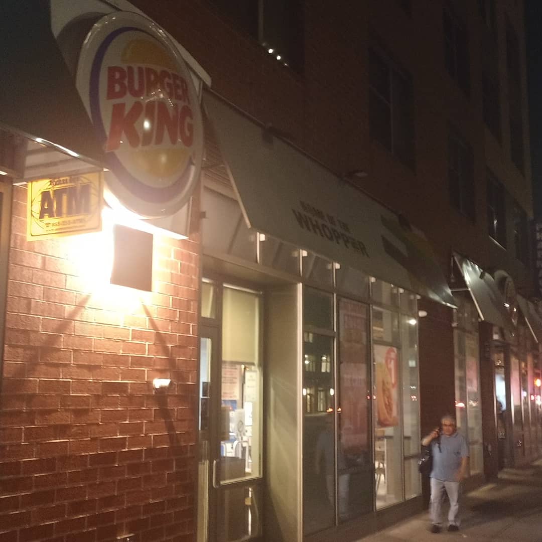 Food_Slinger's tweet photo. My first @burgerking order with @ubereats, and it took place in New York City! 

#ubereats #ubereatsdelivery #burgerking #whopper #homeofthewhopper #newyork #newyorkcity #newyorknewyork #hustlehard #hustlinginnyc #hustlinginny #hustlinginnewyorkcity #iworkeverywhere https://t.co/tBEBKAH6uF