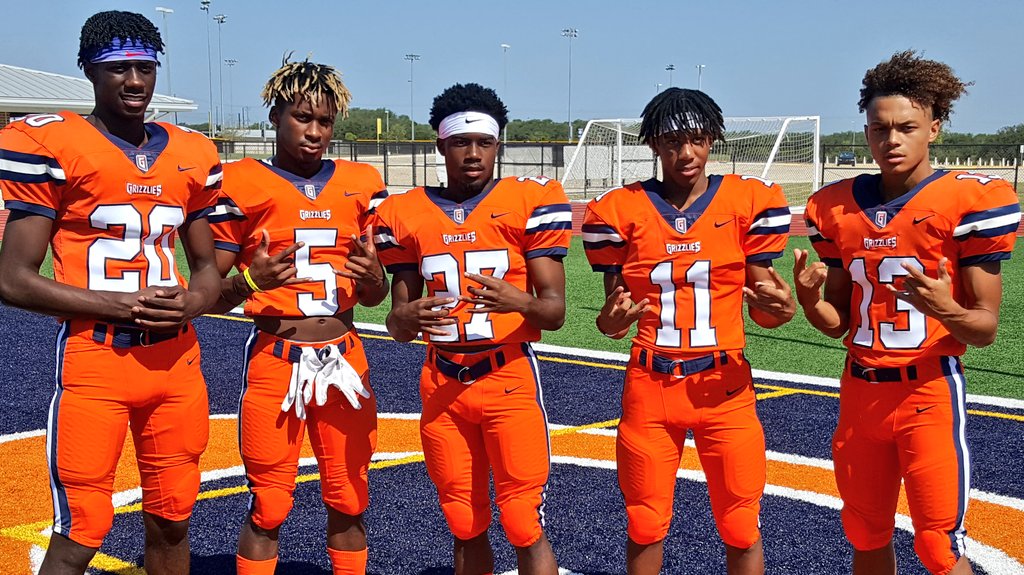 coachguz63's tweet photo. Pumped for our Varsity &amp; JV football to be back tomorrow! Guys have worked hard all season! Big thanks to our first senior class who laid a great foundation last year. Ready to see some new faces step up &amp; take their place! #allinforGlenn #good2great https://t.co/AuUVeYrUIp