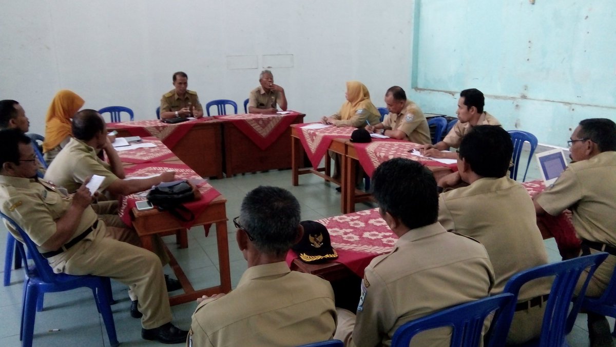 Camat baru Bobotsari, Sadono, S.Sos, M.Si melakukan pembinaan kepada Pemerintah Desa Dagan, sekaligus memperkenalkan diri setelah dilantik sebagai Camat Bobotsari beberapa waktu lalu. Camat minta Pemdes utk bekerjasama dengan Pemerintah Kecamatan.