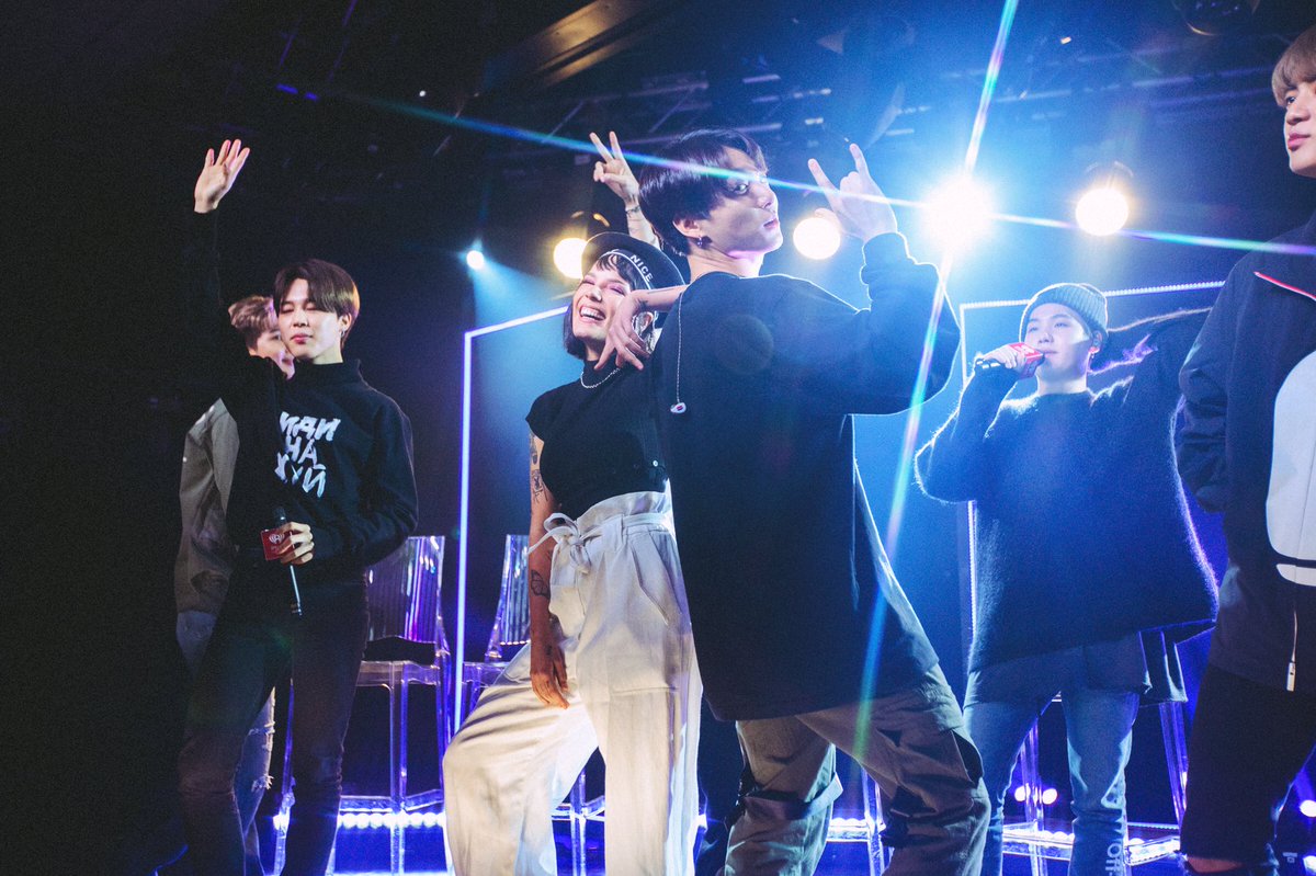 agalfromearth's tweet photo. I find the website all update for #ChoiceCollaboration With Winner as #BoyWithLuv @BTS_twt ft. @halsey #TeenChoiceAwards 💜💜 https://t.co/nSNraFtVWC