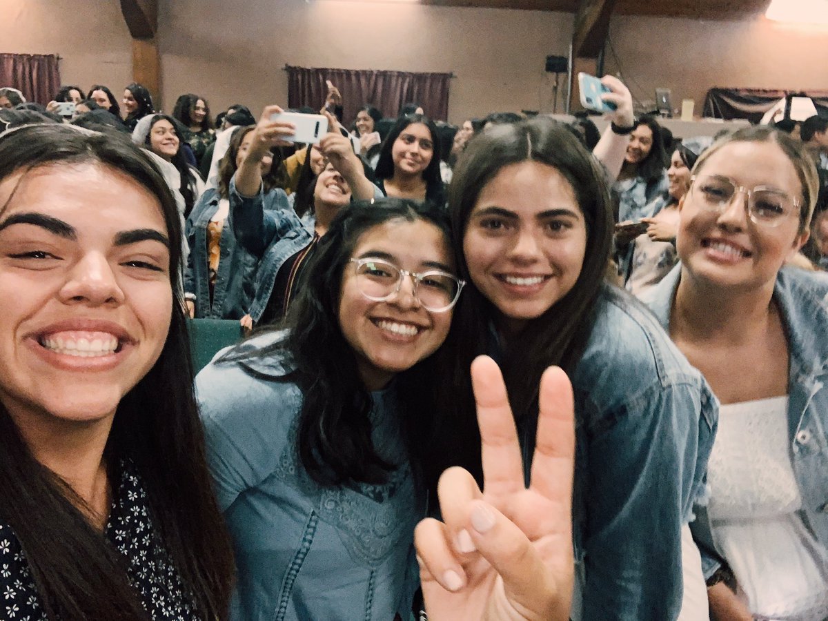 gabrilala_'s tweet photo. Nothing like 400 people praising Jesus ☺️ #ladmop https://t.co/IKLToKZSRM