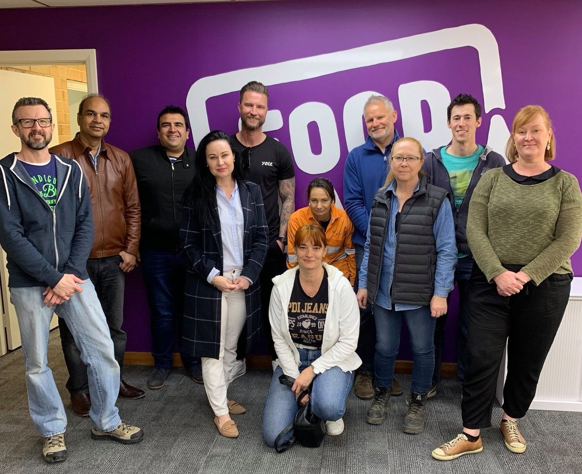 Foodbank_SANT's tweet photo. Thank you to ElectraNet who volunteered in our warehouse packing small hampers, snack packs, sorting products and packing fruit and vegetables.
#foodbanksa #ElectraNet #volunteering #thankyou https://t.co/44iiE8XVEv