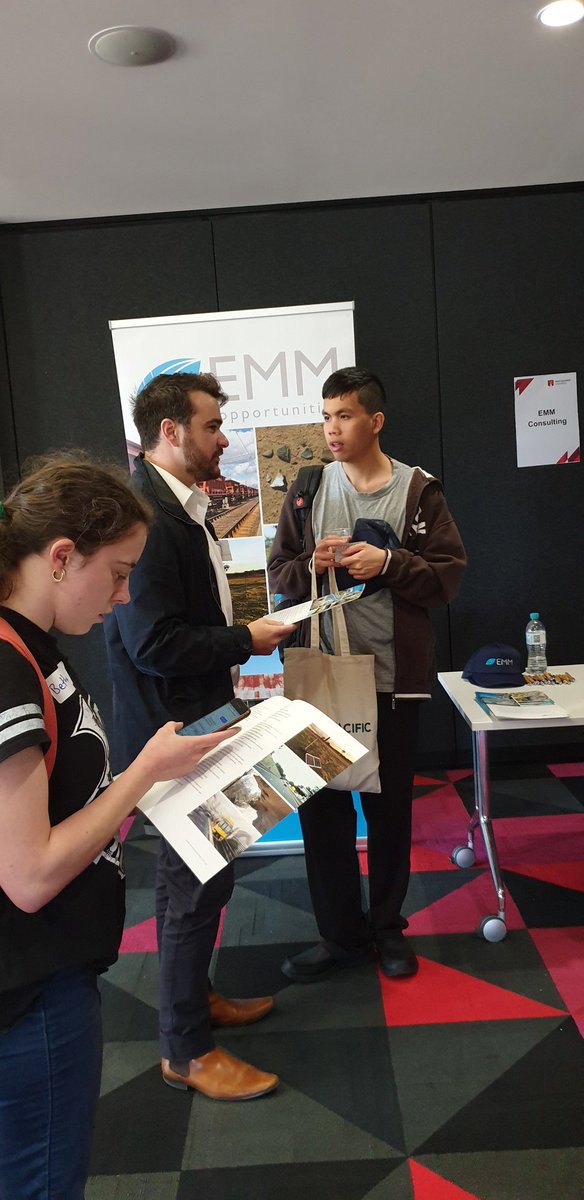 RivScience's tweet photo. Cool to see the science forum #STEMcareers @MQSciEng #ScienceWeek #thisismylab https://t.co/5vGysZifC3