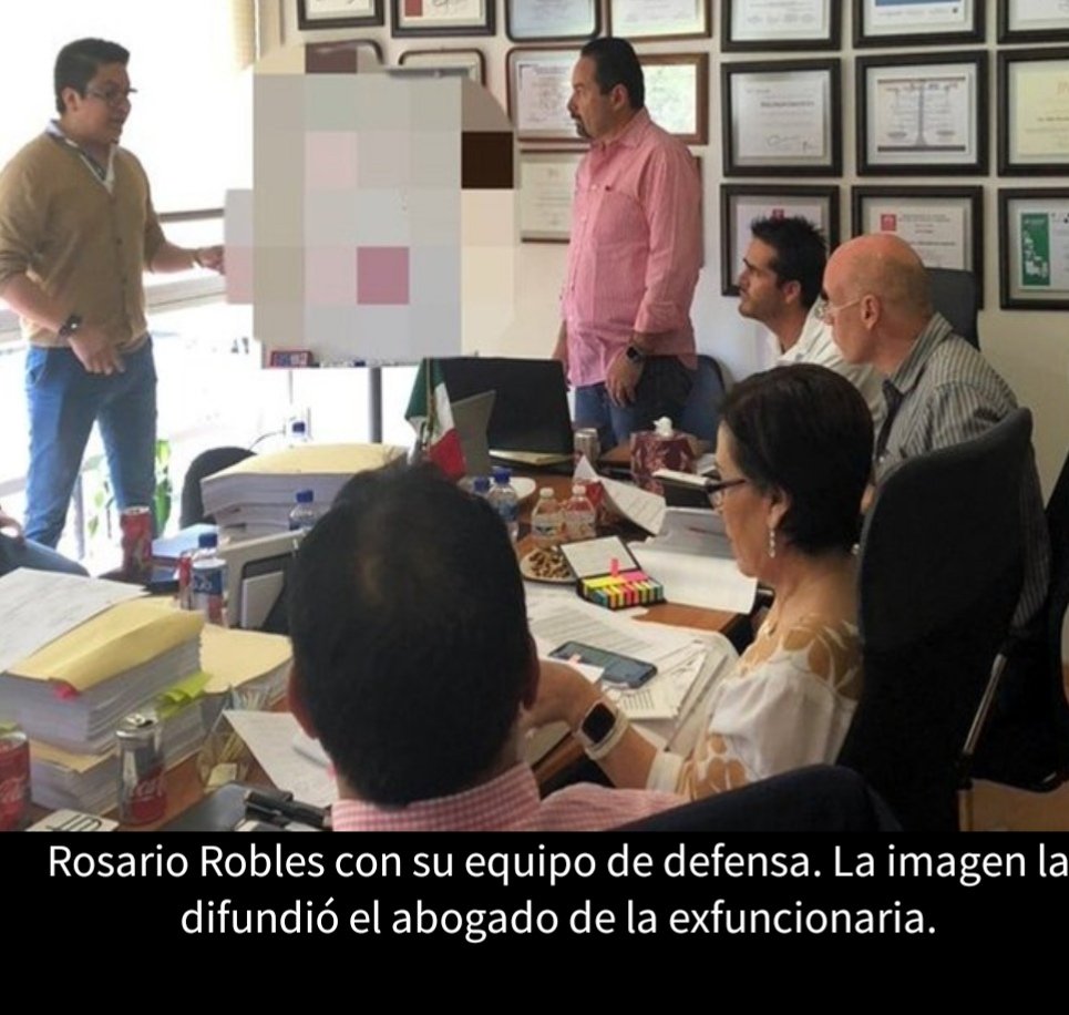 AleFerruzcaL's tweet photo. Rosario Robles,  con $20 mil pesitos en el banco le va ha alcanzar para pagarse su ejercicio de abogados que ya tiene. 
Que nos pase sus números, todos queremos tener un abogado defensor que nos cueste menos de $5 mil pesos  por representarnos en todo el transcurso de un caso. https://t.co/LybYaBsyOh