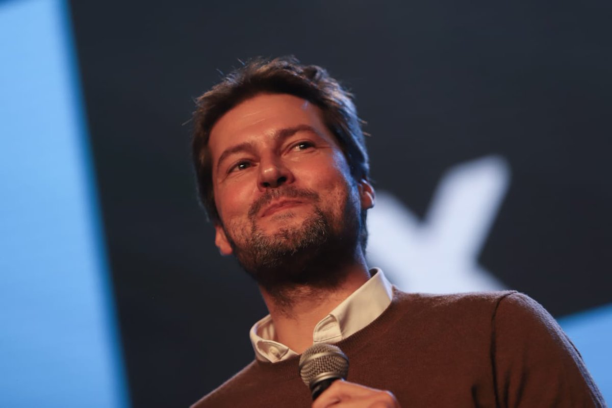MatiasLammens's tweet photo. ¡Muchísimas gracias por acompañarnos! Estoy muy emocionado, hicimos una elección histórica. ✊

Ahora vamos a redoblar los esfuerzos hasta que Buenos Aires sea una ciudad de oportunidades para tod☀s.

#VienenAiresBuenos https://t.co/IiiEdT8wKz