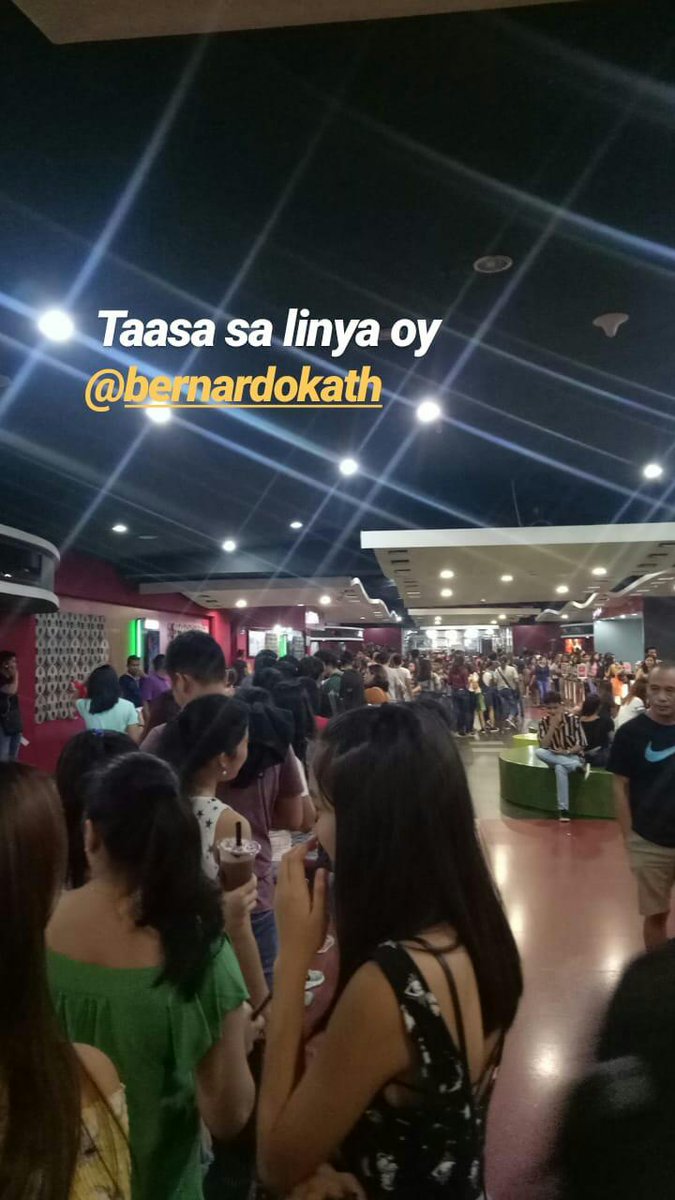 Angelskiiee's tweet photo. Thank you for another good movie of yours @bernardokath @aldenrichards02. I was literally crying and unfortunately wala akong dalang tissue or panyo so yung sleeve ng boyfriend ko yung nabasa ng sobra 😂😂. Sana may part 2!!!!! 

#HelloLoveGoodye https://t.co/HT1x1NT0ww