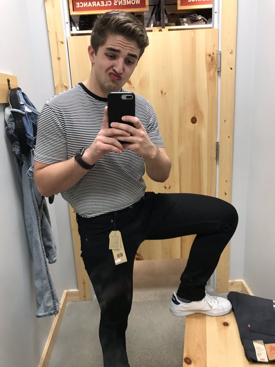 Noelbback's tweet photo. New jeans who dis https://t.co/Ww3PvPeHWy