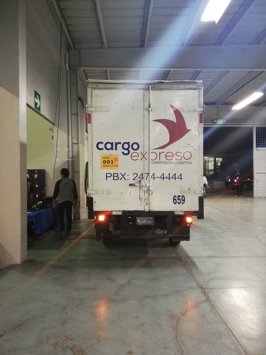 JuntaDistritoC's tweet image. La presidenta de la Junta Electoral del Distrito Central, la licenciada Annabella Morfin recibió el camión que transportaba las cajas con enseres electorales que fueron utilizados en los centros de votación este domingo 11 de agosto. #yocuidotuvoto #Elecciones2019GT #JEDC2019