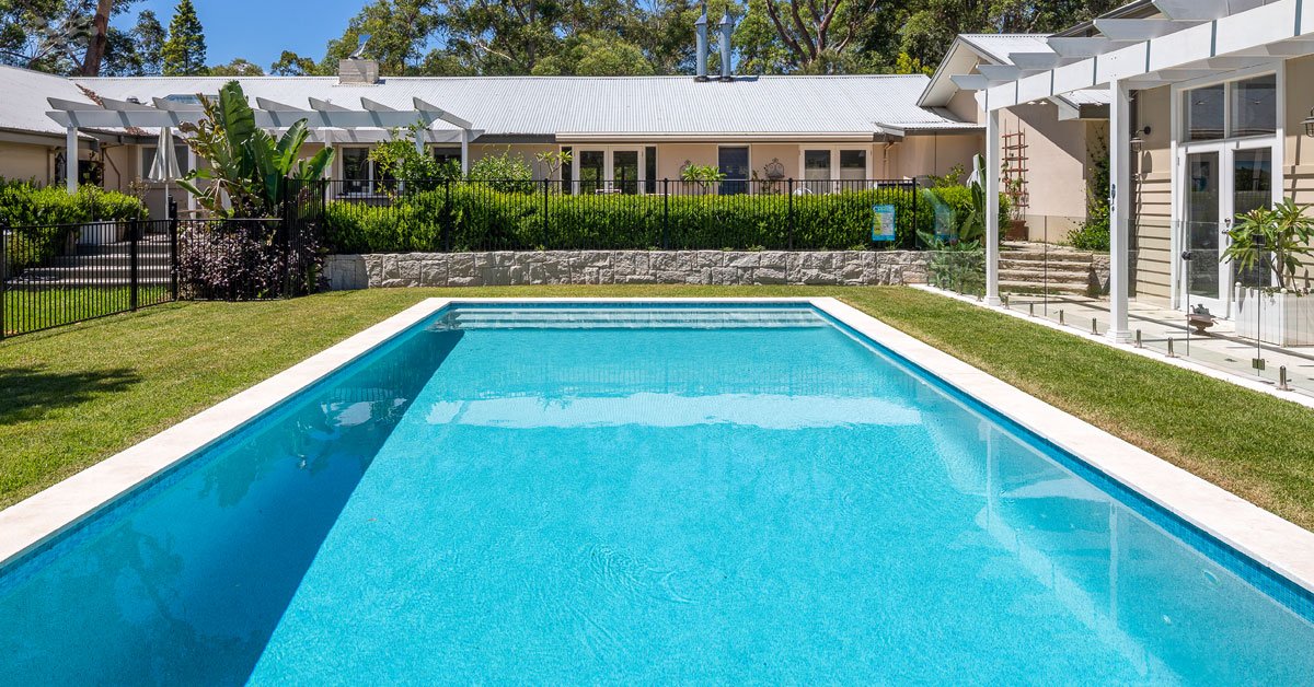 CrystalPoolsPty's tweet image. Classic clean lines, softened by lawn edging, accentuates the sense of outdoor space in Dural.
#dural #lappools #outdoorliving #pooldesign #poolbuilder #sydneypools #crystalpoolsaustralia #crystalpools #pooloftheday #concretepools