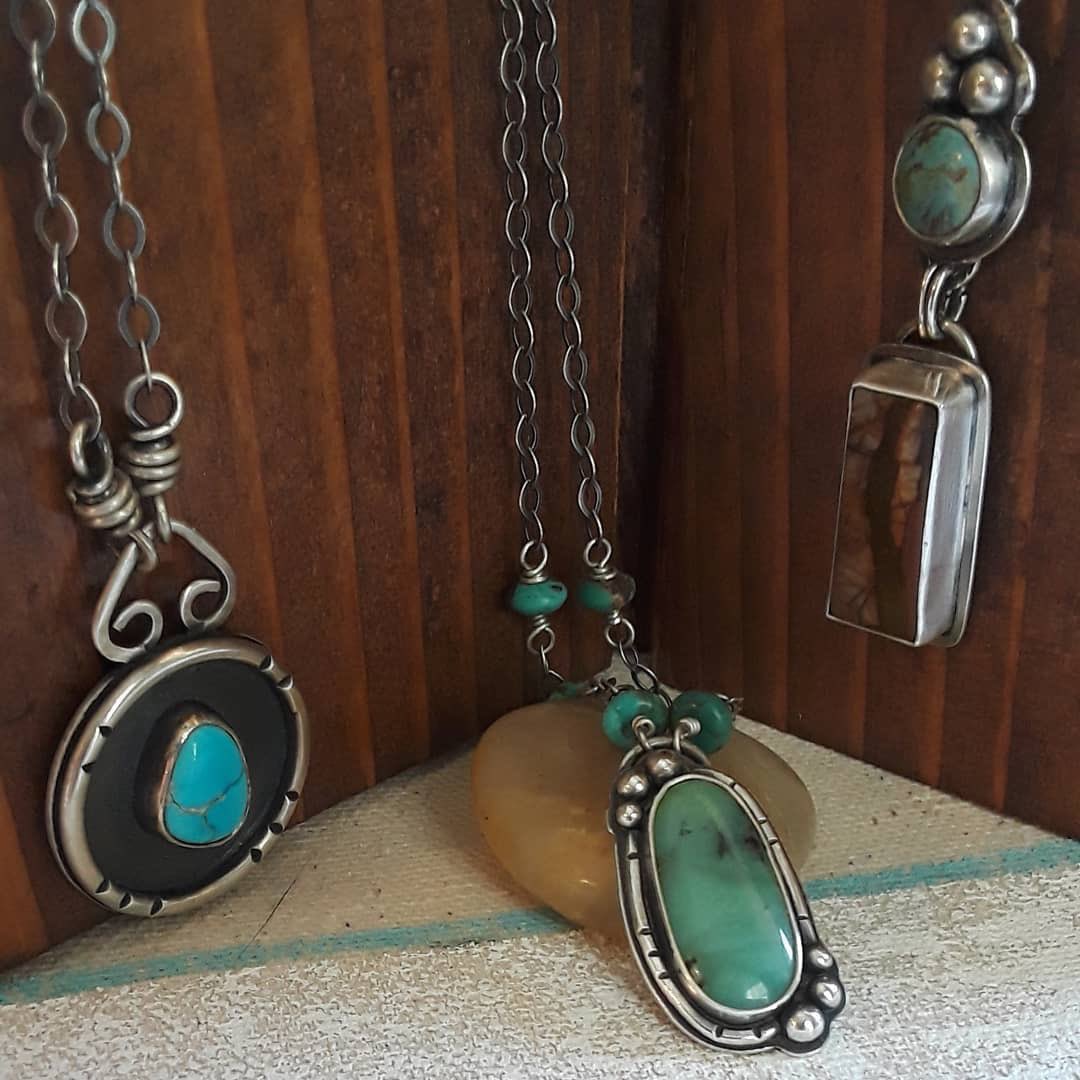 Which is your favorite new addition to the shop? 1💙, 2💚, or 3💛? Love to hear some feedback from my beautiful followers ✨