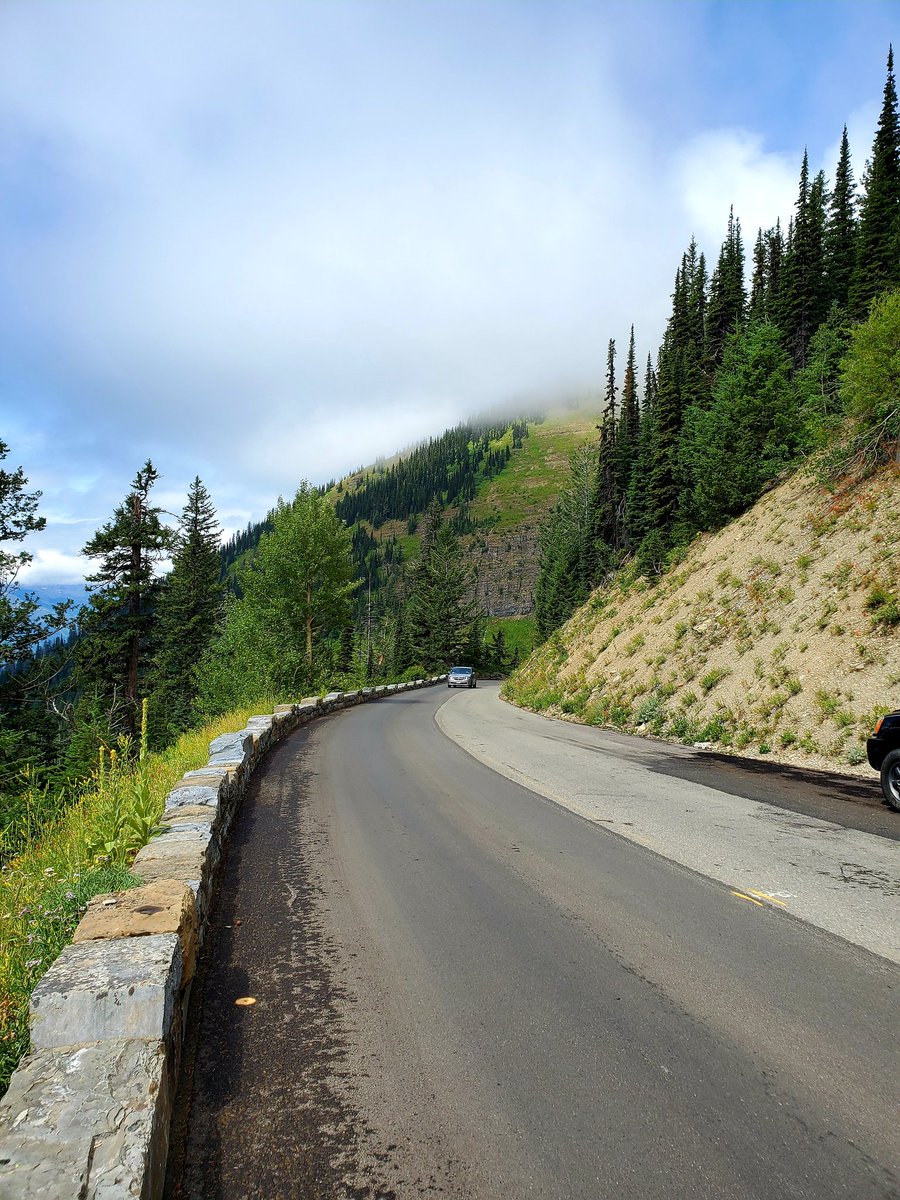 thomsonmark1987's tweet photo. Going to the sun road yesterday. Little road trip from Waterton. https://t.co/tMVAVTikXO