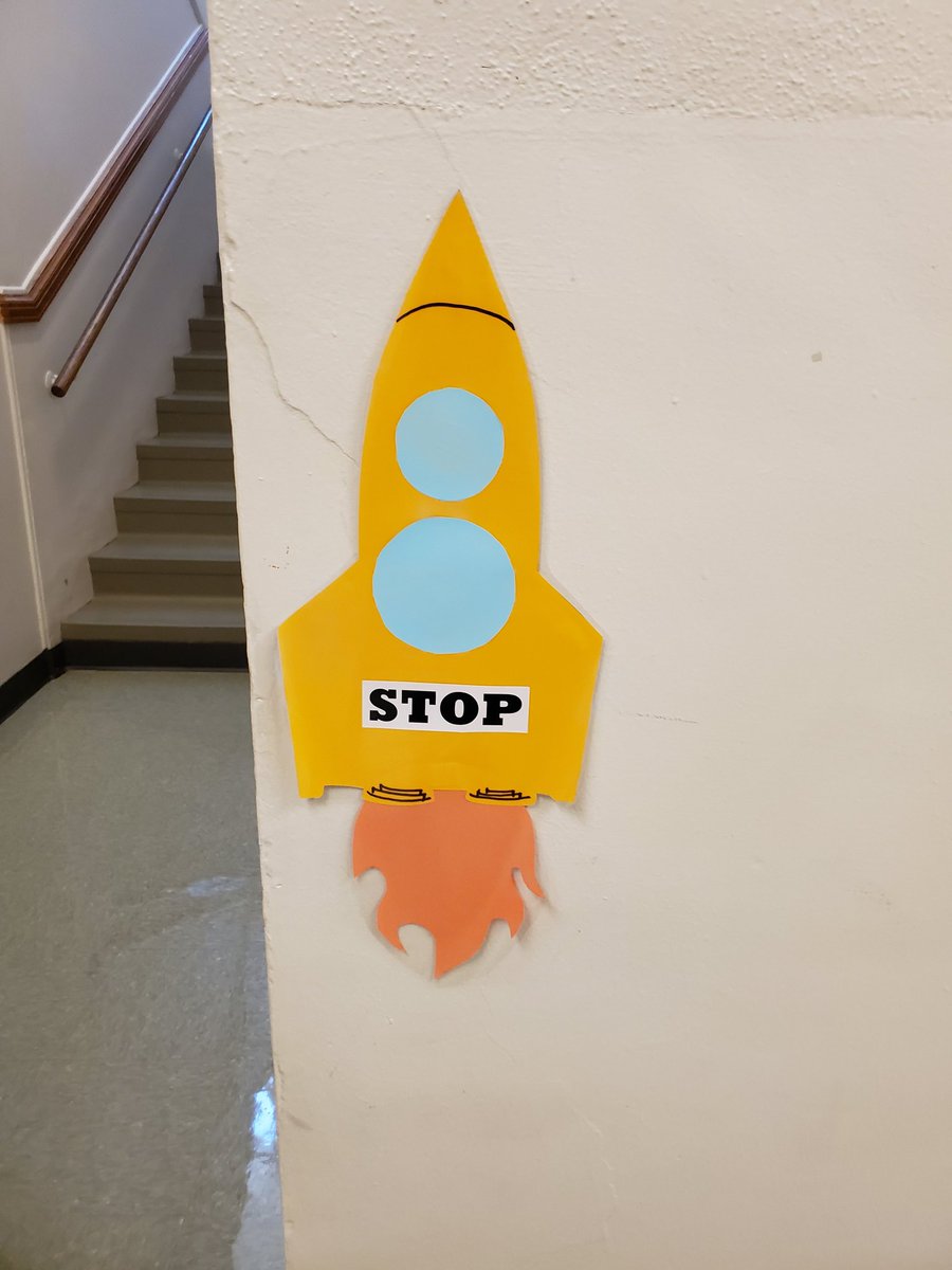 MadisonWingate2's tweet photo. How cute are these rocket stop signs??????? #wechoserockwood #rockwoodrockets https://t.co/LAibCVlV7T