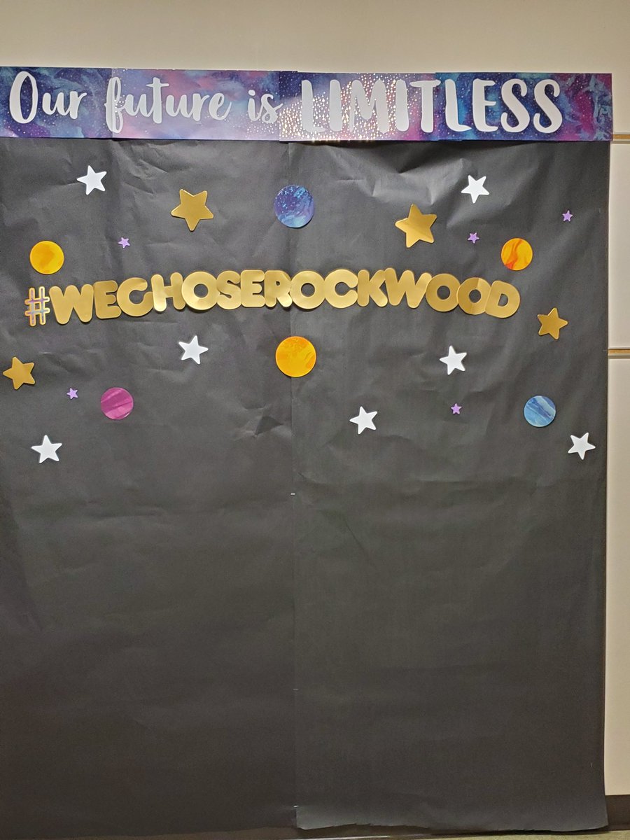 MadisonWingate2's tweet photo. Photobooth for our babies and their families!!!! Let's get excited people!!! #wechoserockwood https://t.co/280oeQpGI8
