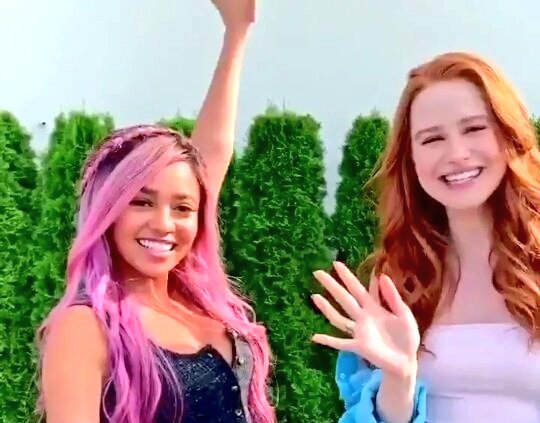 HappyBlinkGurl's tweet photo. In my heart you won! You changed my world and even if it's fiction your characters encourage me to love me Thank U I love you both so much, thanks for giving me a voice and for putting out my fear! @madelainepetsch @VanessaMorgan @TeenChoiceFOX #TeenChoiceAwards #ChoiceShip ❤🏳️‍🌈 https://t.co/JtifSp8xlM