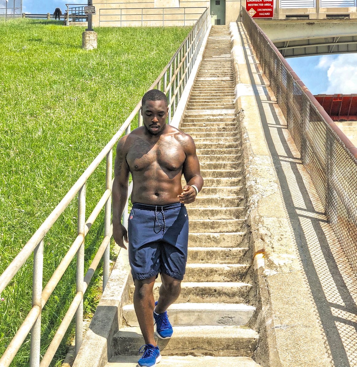 TillerA_'s tweet photo. This time last year I was training every day for an opportunity. Now im a champion! You cant tell me God aint good. Im not done yet ‼️#TGBTG #TopLineLives https://t.co/n8qh2Gh9wG
