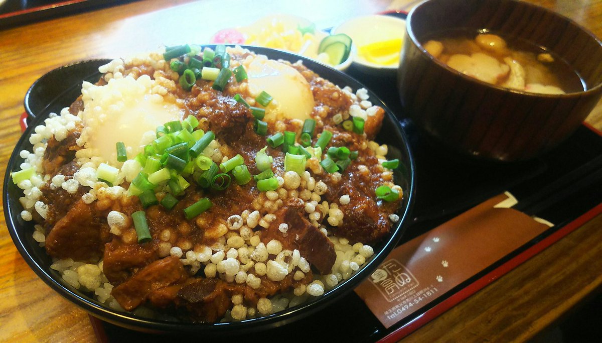 簪の裕 秩父の たぬ金亭 でランチの豚玉丼 特盛 を頂きました ヽ ノ スクール革命でも紹介されてましたが さすが全国丼グランプリ金賞受賞 ド迫力の丼 ごはん2 2合 もデザートのコーヒーぜんざいも完食です Pqﾟ ﾟ これは旨い