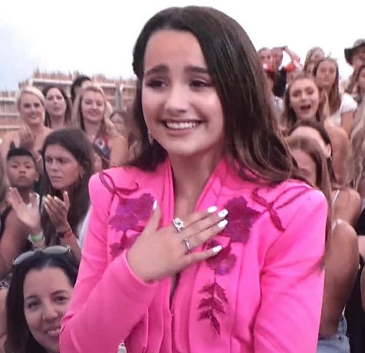 anniechearts's tweet photo. i’m so proud of her!🥰🥰 https://t.co/keDgTIU4P3