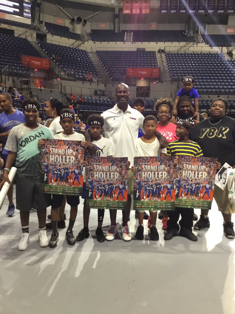 YBKGIPP's tweet photo. YBK is a great organization for the youth! I love doing it for the kidz💯 Just showing them the right way to do things is a blessing to me. Just letting them know you are Young you are Blessed and you are a King👑‼️ 
#YBK👑
#BlessingTheYouth🙏🏾 https://t.co/2RbslvF0rI
