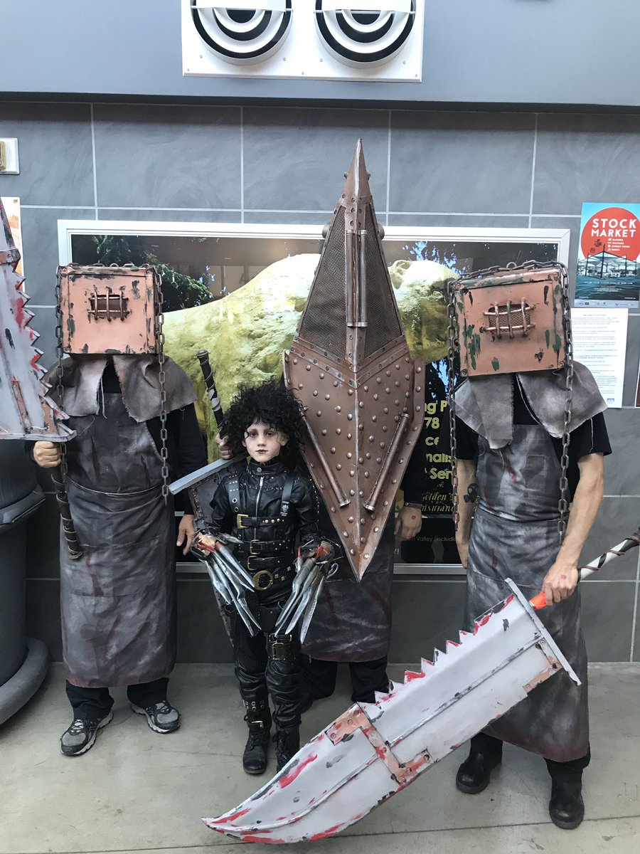 madeofSteel28's tweet photo. StocktonCon pics. Lots of fun. https://t.co/Wb3mrktIdH