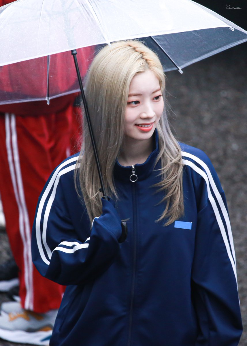 BrighterThanW's tweet photo. 190812 ISAC

⛱⛱⛱⛱

@JYPETWICE @JYPETWICE_JAPAN
#TWICE #DAHYUN #트와이스 #다현 #ダヒョン #金多賢 https://t.co/xM8xp6zfUc