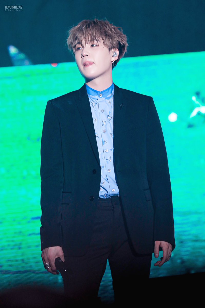 HP_moonV's tweet photo. Este hombre me tiene mal😍💕 Imagenes de #BTSLDF #MTVHottest @BTS_twt 💜 https://t.co/NMwpTPeTUq