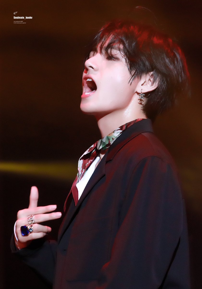 Soulmate_KookV's tweet photo. 【HD】190811 

#V #태형 #뷔 #TAEHYUNG #정국 #JUNGKOOK #jk #VKOOK #taekook #kookv @BTS_twt https://t.co/z939Z7Aq1B