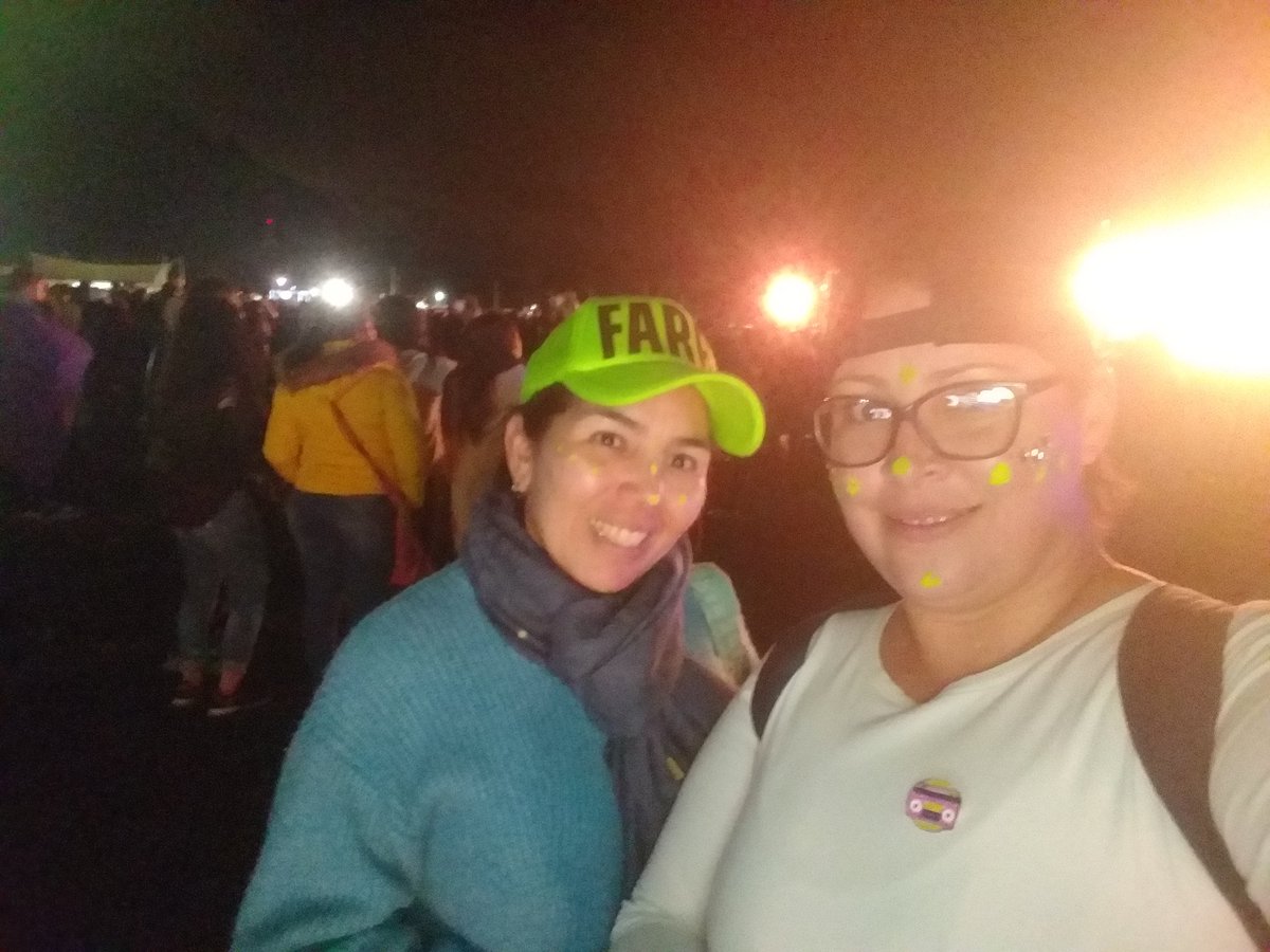nony296_'s tweet photo. Así terminamos mi amiga y yo el #TYM2019 de @Vibra1049 gracias a todos @JaoBonilla @karenvinasco @EseTonito @doctormenditos @maxmilfort @soydavidrc @LeonardoUrregoM @AnaRoMusic @CamVelandia https://t.co/Vp8DPCgjMY
