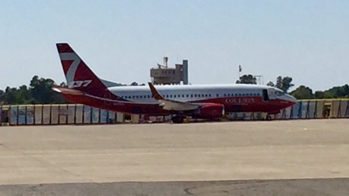 SACMobile11's tweet photo. #Coulson Fire Tanker T-137 at #SacramentoMclClellanAirport. #Tanker137 is a modified #Boeing 737 modified to fight fires. @FlyKMCC #AviationGlamour https://t.co/K6Cmqd4Leu