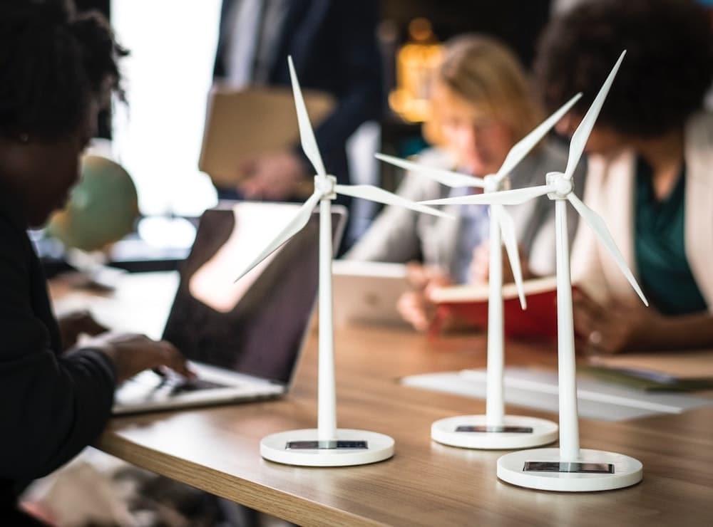 allevaustralia's tweet photo. Xcel Energy announced the company would go 100 per cent green. This announcement comes after the decision that Xcel Energy is reducing its #carbonemissions 60 per cent by the year 2026 and 80 per cent by 2030. https://t.co/Yl0IBo5ZX3 https://t.co/Ygkd4ZdOrF