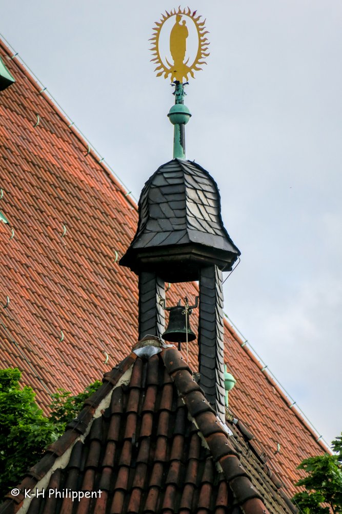 ph_video's tweet photo. Erfurt (Germany), Madonna and prayer bell / Madonna und Gebetsglocke
#Erfurt #FreistaatThüringen #Thüringen #Deutschland #Geschichte #Gebäude #Straßenszene #Menschen #CanonPowerShotG3X #Ph_Video https://t.co/A4ZbbVQtxw