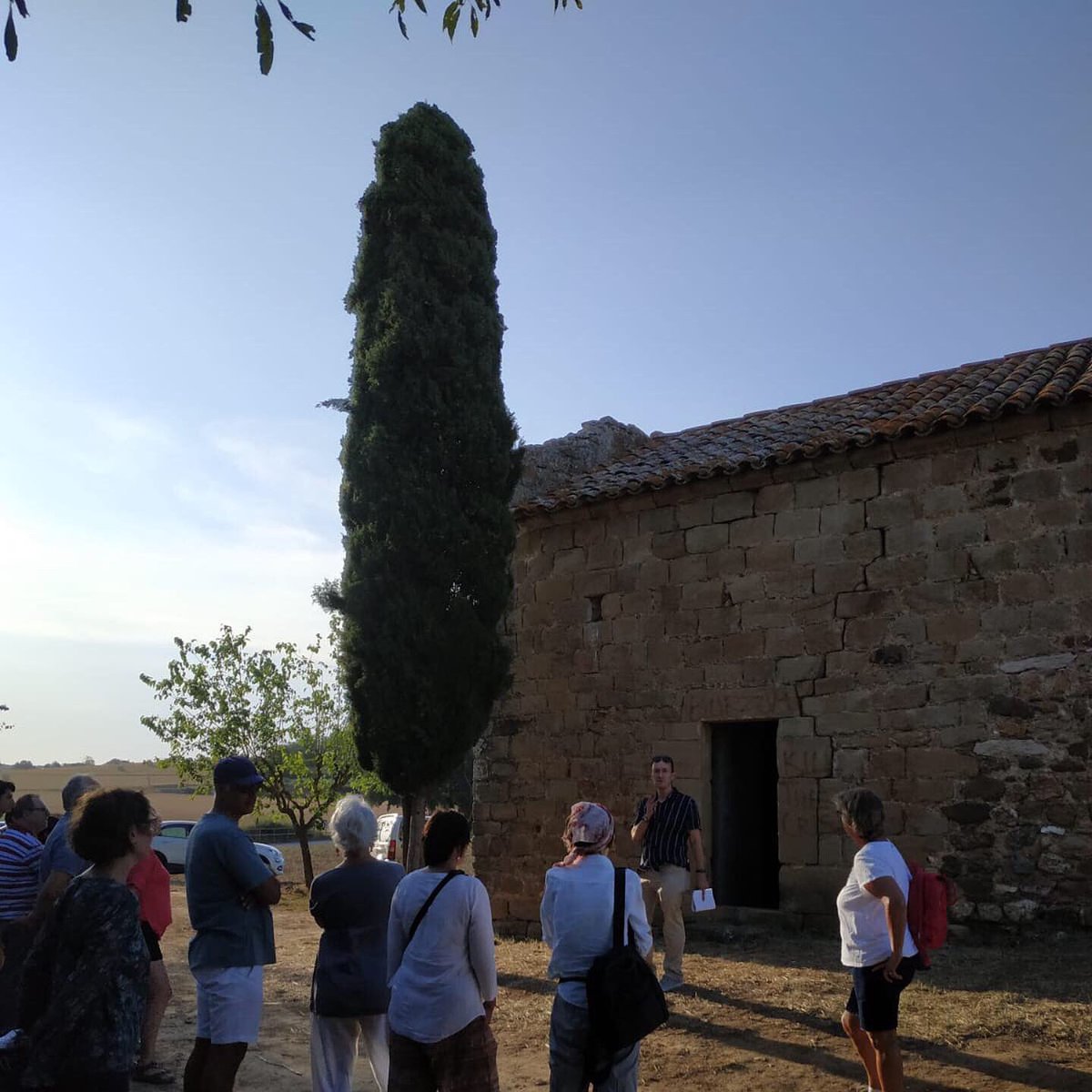 ajuntamentcorca's tweet photo. Visita guiada “les esglésies del municipi de Corçà”.
_
#AjuntamentCorçà #VisitCorçà #Corçà #Casavells #Matajudaica #CassàDePelràs #Planils #Empordà #BaixEmpordà #CostaBrava #poble #Catalunya https://t.co/eD9qWJBzeO
