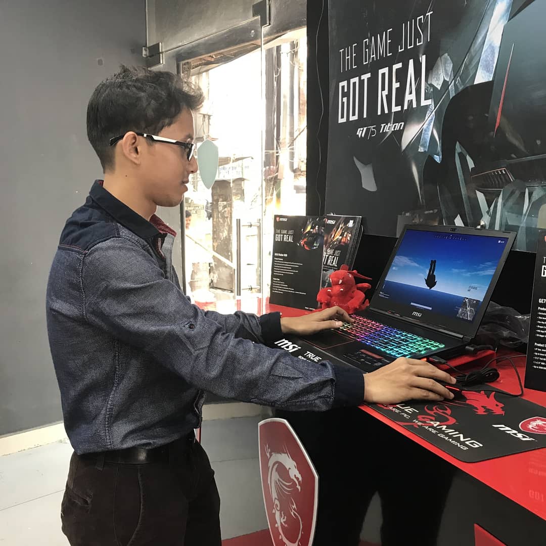 subhadey98's tweet photo. @msitweets 
 launch of msi laptop....such a great experience... https://t.co/nz9CNrGTxE