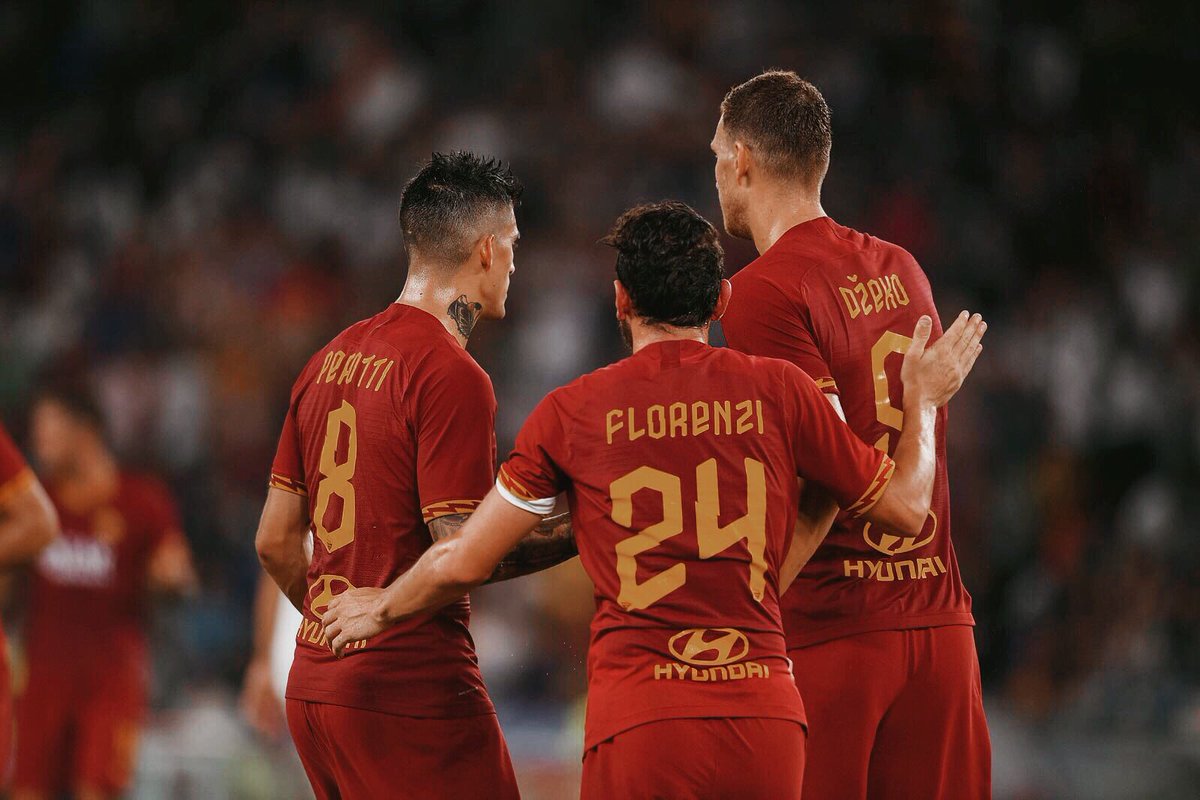 asromaedits's tweet photo. 📸 #RealRoma 

© ASRoma / edit @asromaedits https://t.co/7PQzK1lTAE