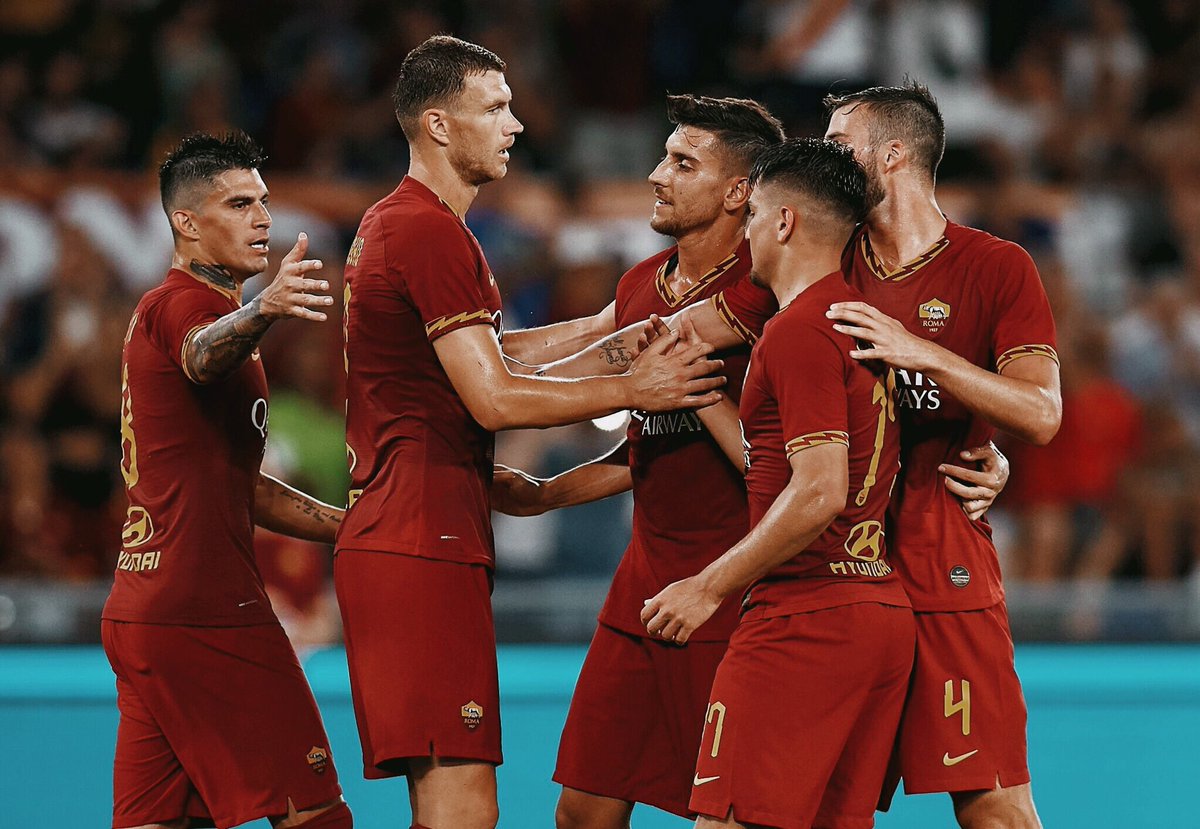 asromaedits's tweet photo. 📸 #RealRoma 

© ASRoma / edit @asromaedits https://t.co/7PQzK1lTAE