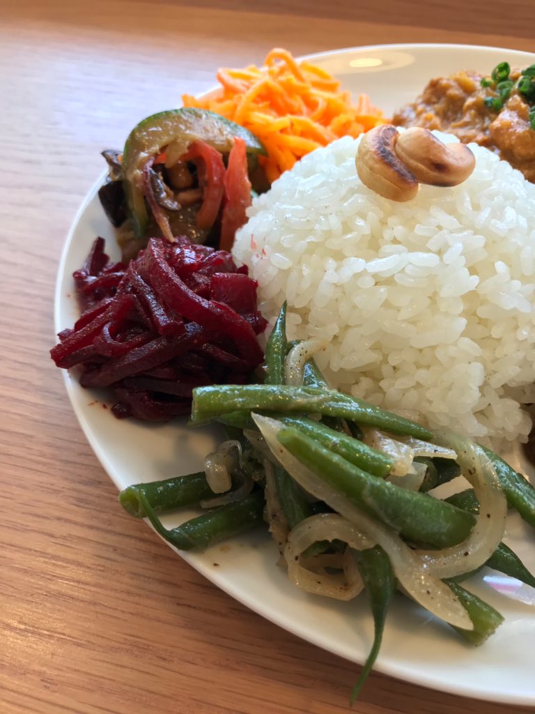 ShimanoDvs's tweet photo. マレーシアチキンカレーとスリランカブラックポークカレー。美味しかった〜!
#craftsandwich #カレー https://t.co/ImwUqVNC41