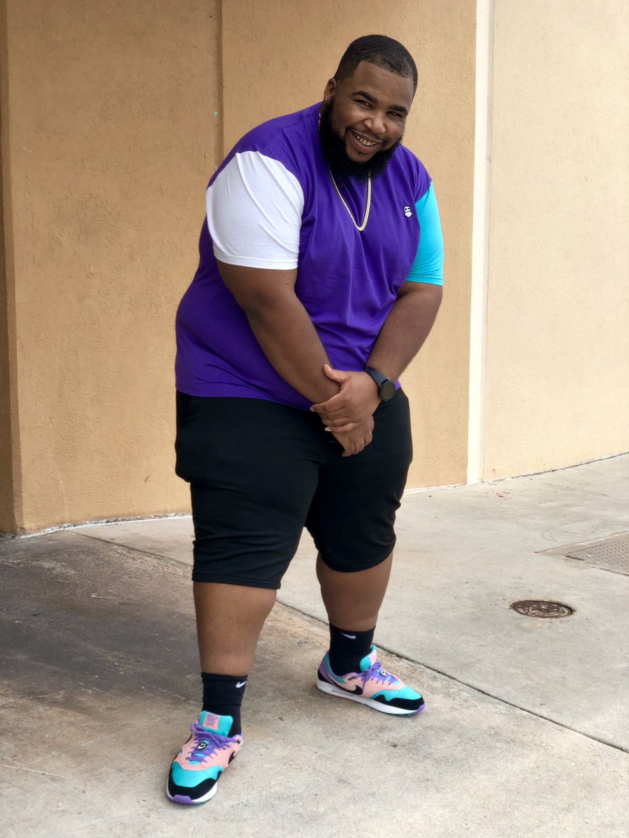 bosspanda_'s tweet photo. Us fat boys got three poses tops when we take pics this being one of them. #PandaLifeApparel #BossPanda #BigBeardGang https://t.co/d18Wdd518G