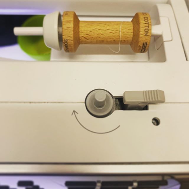 onegirlcircus's tweet photo. Ella played her first game of thread chicken and won!! I have never seen one this close. #sewing #threadchicken #handmadewardrobe #imakemyownclothes https://t.co/tdB7gdeXos https://t.co/D43QVQOpxf